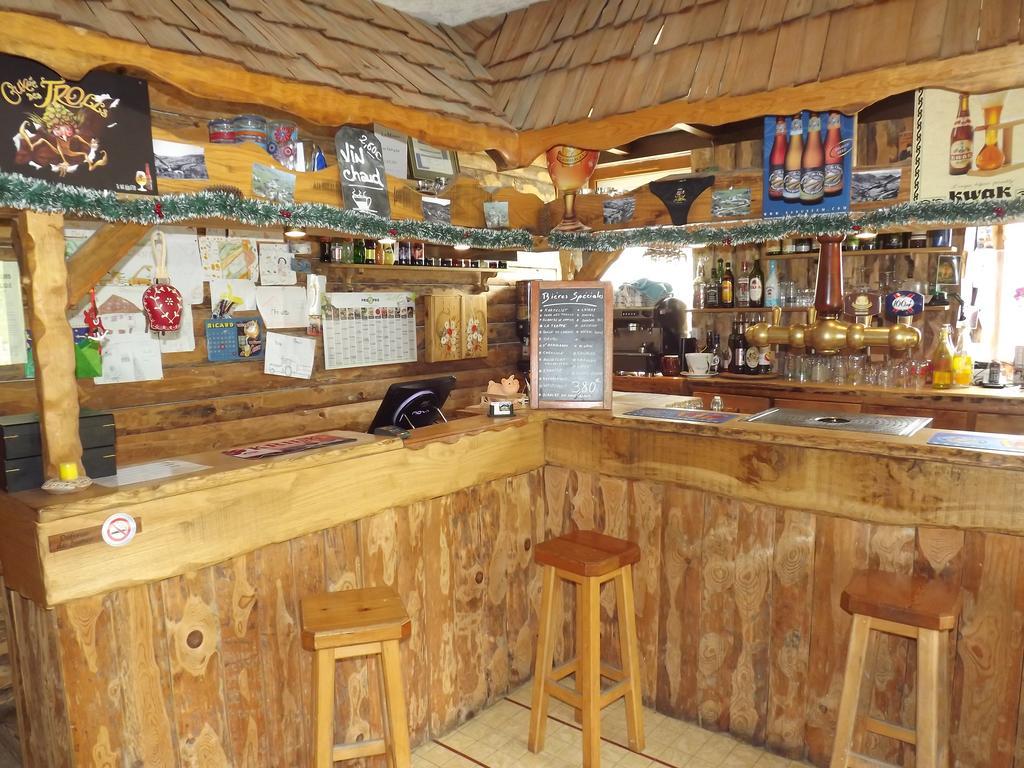 Bar Hotel Restaurant Le Margeriaz Les Deserts  Exterior photo